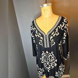 WgiteHouseBlackMarket Black and Gold top. Size M.